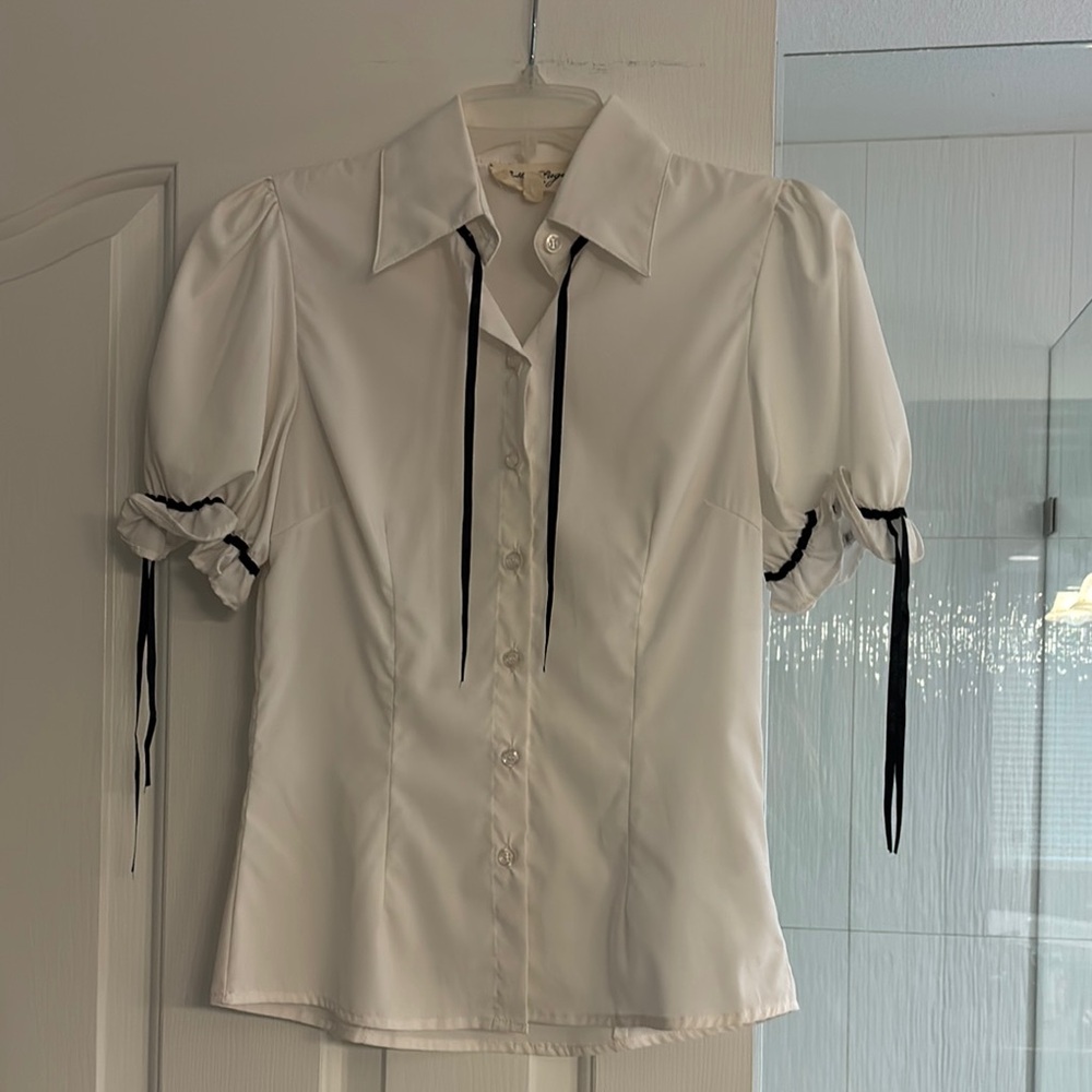 Retro Bettie Page White Fitted Blouse with Collar